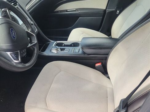 Used 2020 Ford Fusion SE w/ Equipment Group 151A image 6