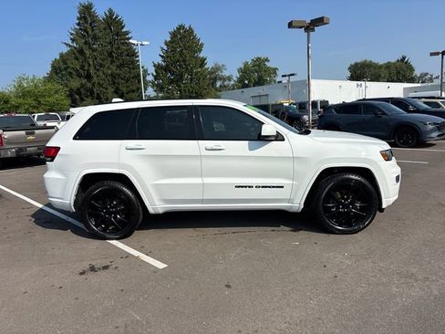 Used 2019 Jeep Grand Cherokee Altitude AWD/4WD image 28