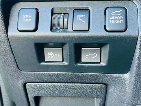 Used 2018 Subaru Forester 2.5i Touring AWD/4WD image 20