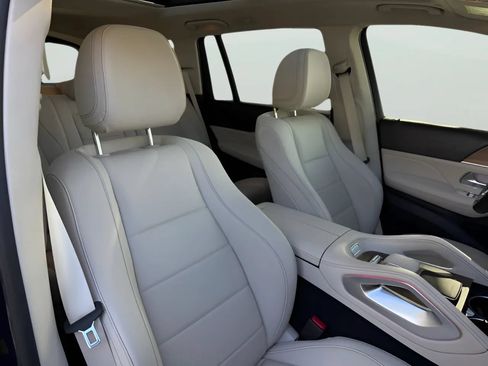 Used 2022 Mercedes-Benz GLS 450 4MATIC image 29