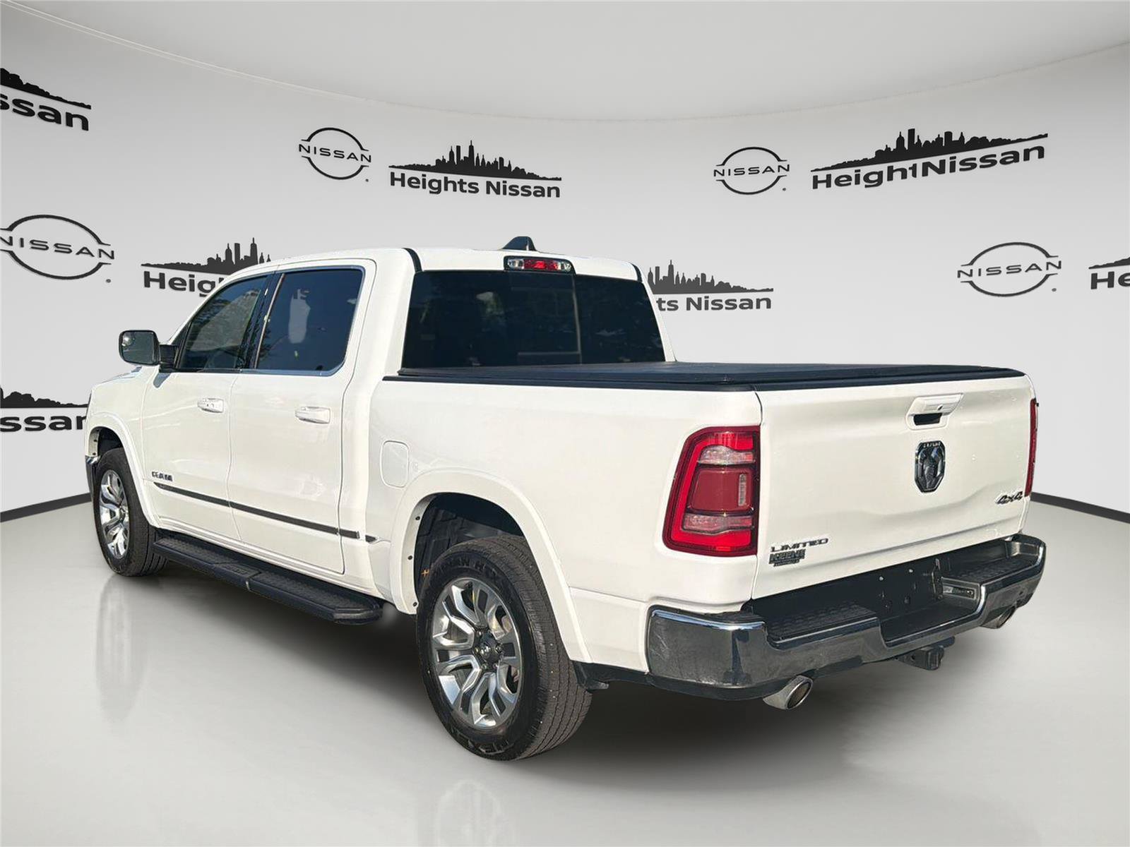 Used 2024 RAM 1500 Limited AWD/4WD image 3