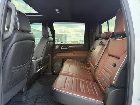 Used 2024 GMC Sierra 2500 Denali Ultimate w/ Max Trailering Package AWD/4WD image 8