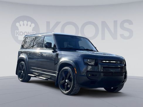 Used 2024 Land Rover Defender 110 SE image 8