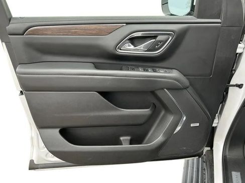 Used 2023 Chevrolet Suburban High Country image 12