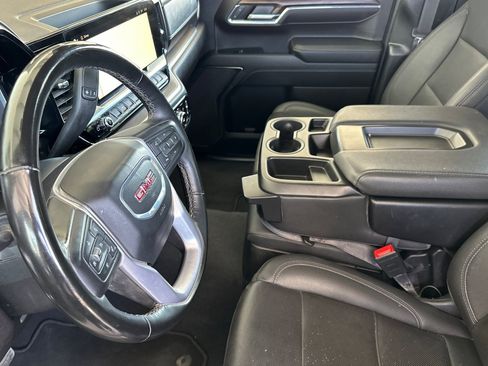 Used 2024 GMC Sierra 1500 SLT image 9