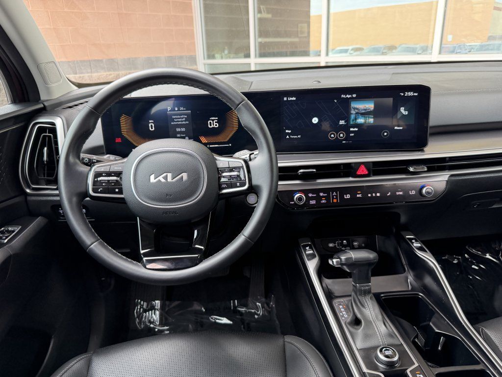 Used 2024 Kia Sorento S FWD image 16