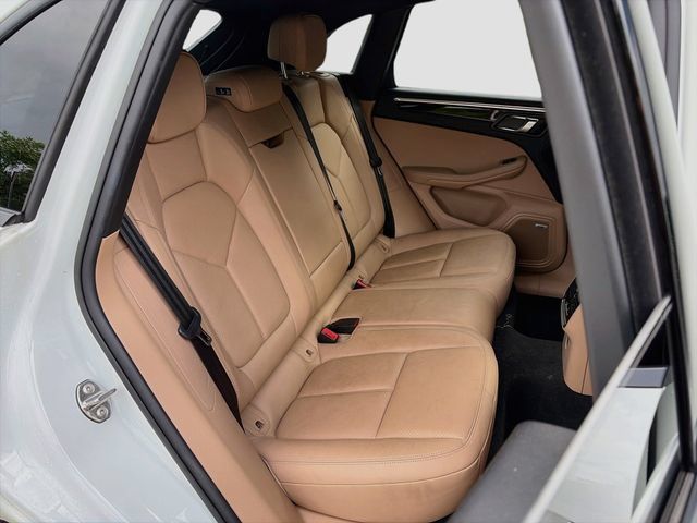 Used 2019 Porsche Macan AWD/4WD image 15