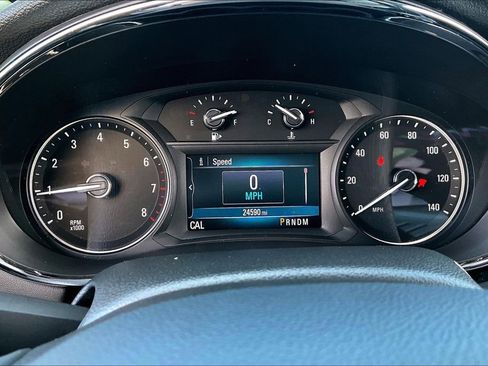 Used 2021 Buick Encore Preferred AWD/4WD image 26