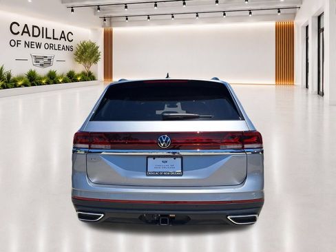 Used 2025 Volkswagen Atlas SE FWD image 4