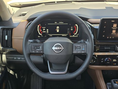 New 2026 Nissan Pathfinder Platinum AWD/4WD image 15