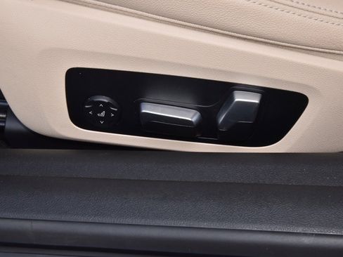 Used 2021 BMW 430i Coupe w/ Convenience Package image 32