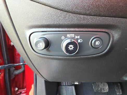 Used 2024 Chevrolet Equinox Premier image 20