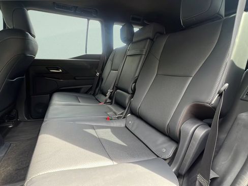 Used 2024 Lexus GX 550 w/ Accessory Package (Z1) AWD/4WD image 11