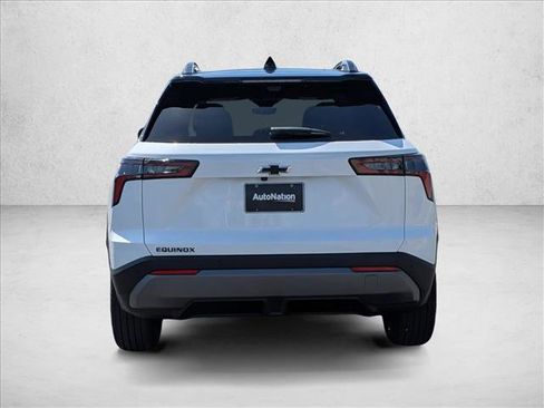 New 2026 Chevrolet Equinox LT w/ Convenience Package II FWD image 8