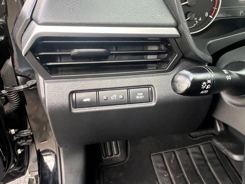 Used 2022 Nissan Altima 2.5 SV image 15