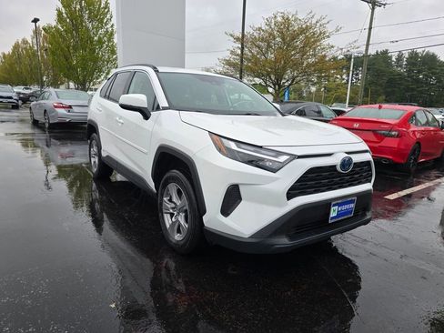 Certified 2024 Toyota RAV4 LE AWD/4WD image 9