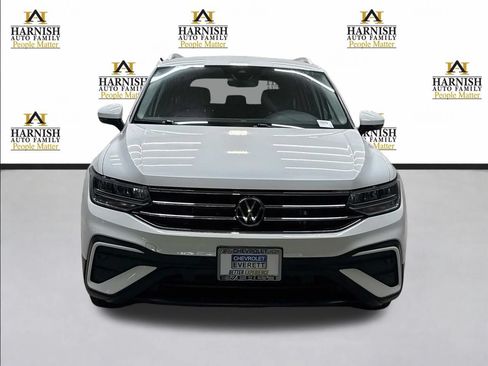 Used 2022 Volkswagen Tiguan SE AWD/4WD image 2