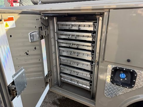 Used 2013 Ford F450 XL w/ High Capacity Trailer Tow Pkg image 20