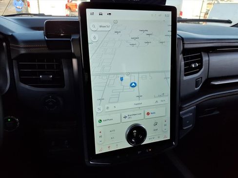 Certified 2023 Ford Expedition Platinum image 18