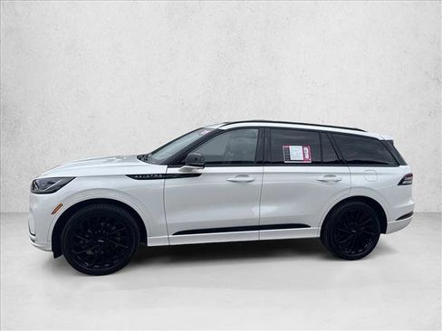 Used 2025 Lincoln Aviator Reserve w/ Equipment Group 201A AWD/4WD image 2
