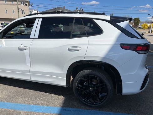 New 2026 Volkswagen Tiguan SE R-Line AWD/4WD image 12