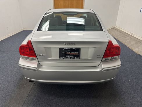 Used 2005 Volvo S60 2.5T AWD/4WD image 16