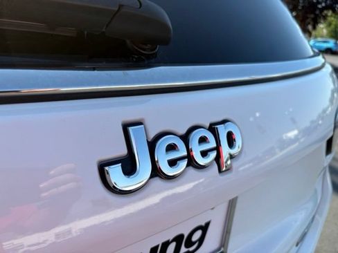 Used 2024 Jeep Compass Latitude AWD/4WD image 7
