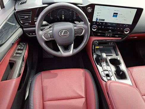Used 2024 Lexus NX 250 FWD image 12