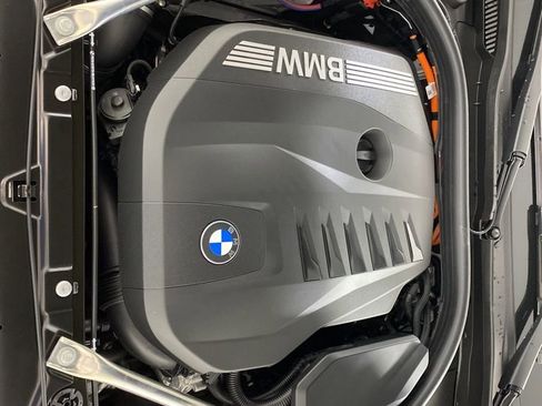 New 2026 BMW 550e xDrive image 14