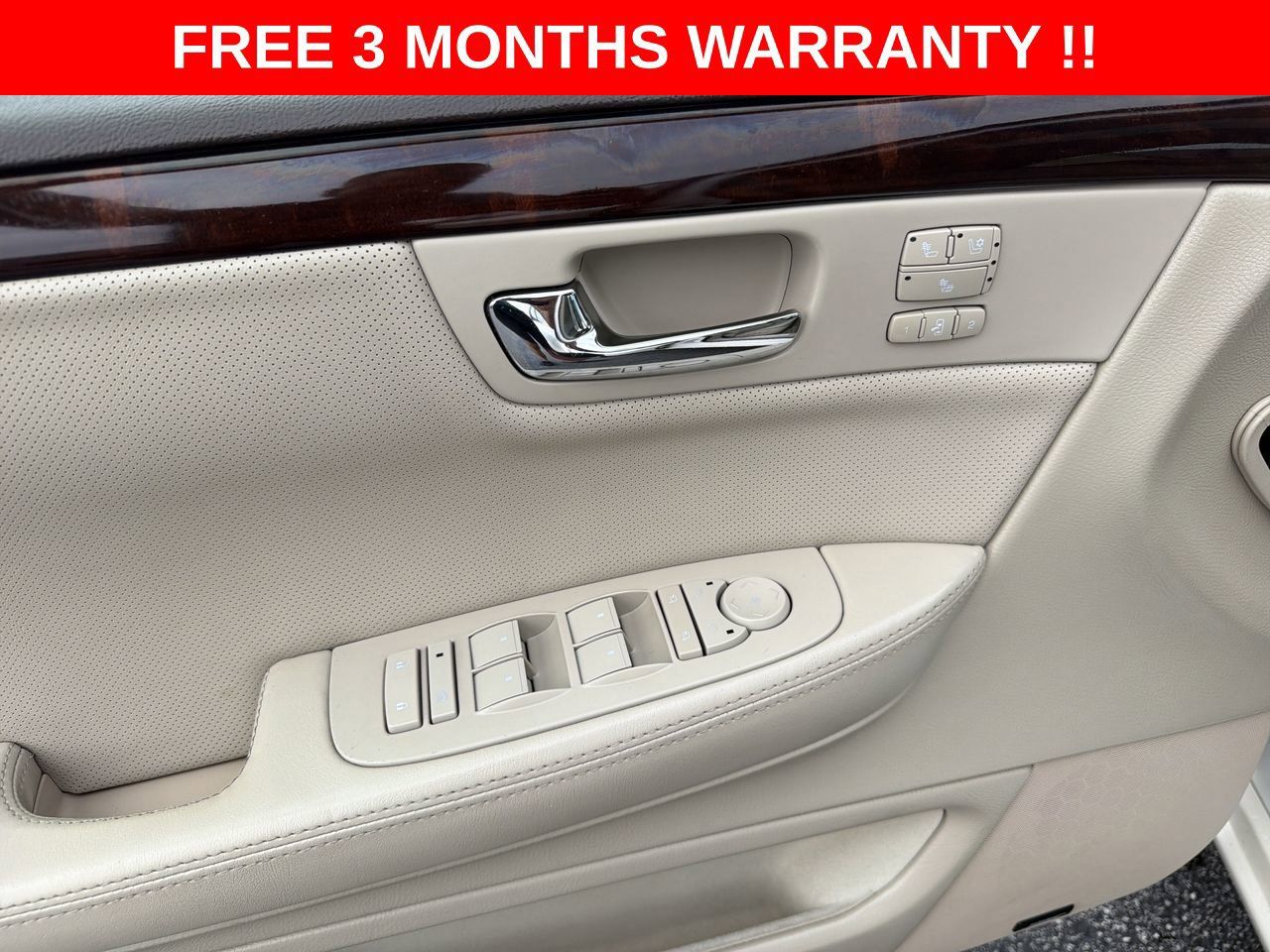 Used 2010 Cadillac DTS Premium w/ Driver Awareness Package FWD image 12