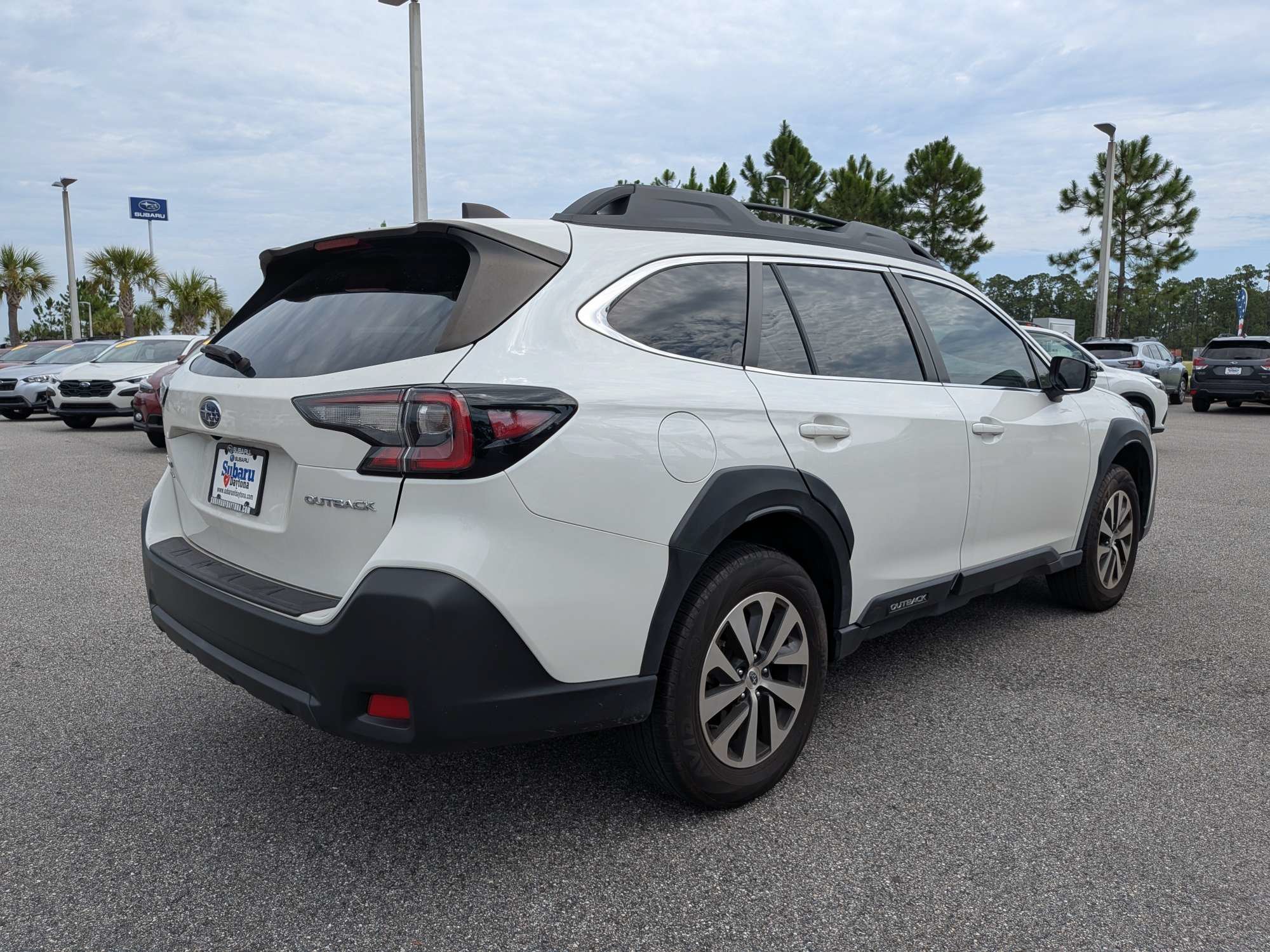 Certified 2024 Subaru Outback Premium AWD/4WD image 4