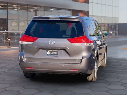 Used 2011 Toyota Sienna XLE w/ XLE Navigation Pkg image 3
