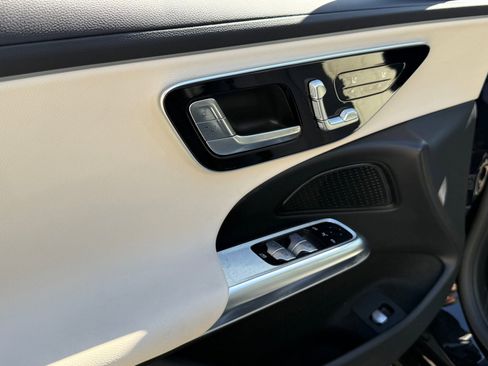 Used 2025 Mercedes-Benz E 350 4MATIC Sedan image 22