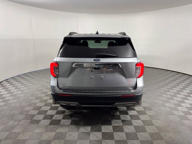 Used 2022 Ford Explorer XLT w/ Equipment Group 202A AWD/4WD image 6