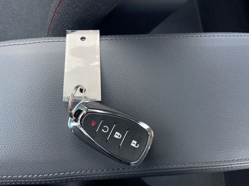 Used 2020 Chevrolet Bolt LT image 32