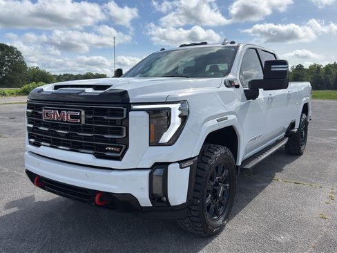 Used 2024 GMC Sierra 2500 AT4 w/ AT4 Premium Plus Package AWD/4WD image 7