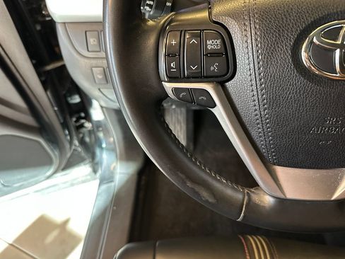 Used 2019 Toyota Highlander SE AWD/4WD image 10