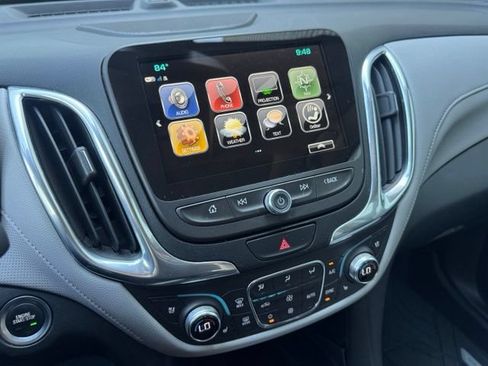 Used 2018 Chevrolet Equinox Premier FWD image 10