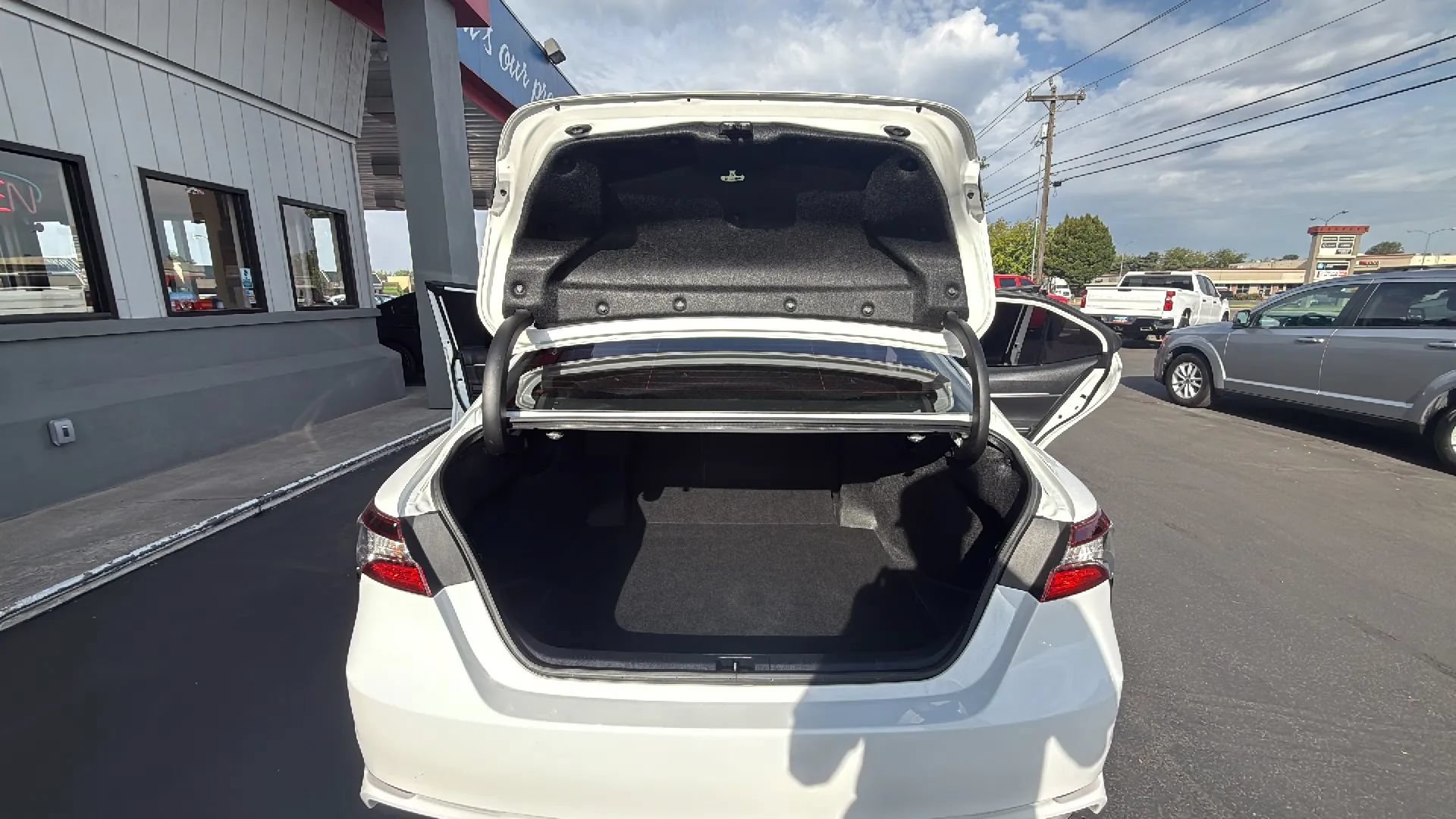 Used 2024 Toyota Camry SE FWD image 17