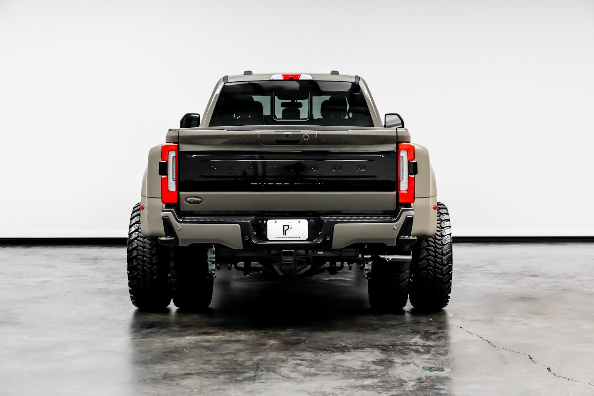 Used 2026 Ford F450 Platinum w/ Platinum Plus Package AWD/4WD image 17