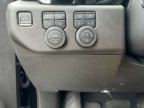 Certified 2022 Chevrolet Silverado 1500 High Country w/ Technology Package image 18