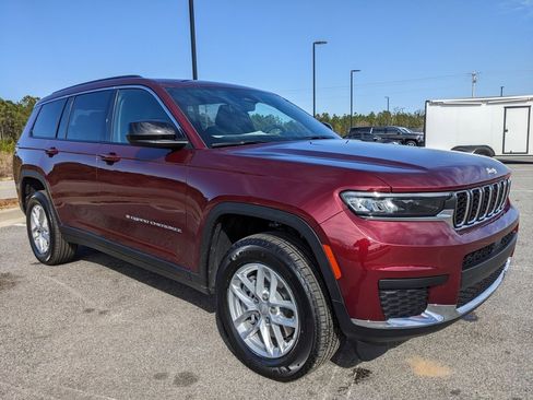 New 2025 Jeep Grand Cherokee L Laredo image 17
