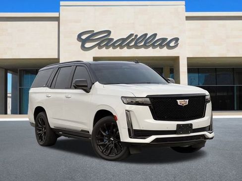 Used 2021 Cadillac Escalade Sport Platinum w/ Heavy-Duty Trailer Package image 2