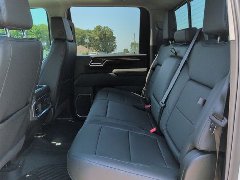 Used 2025 Chevrolet Silverado 2500 LTZ w/ LTZ Premium Package AWD/4WD image 12