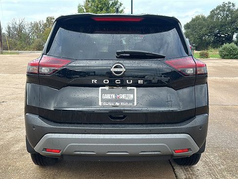 Used 2023 Nissan Rogue S image 7