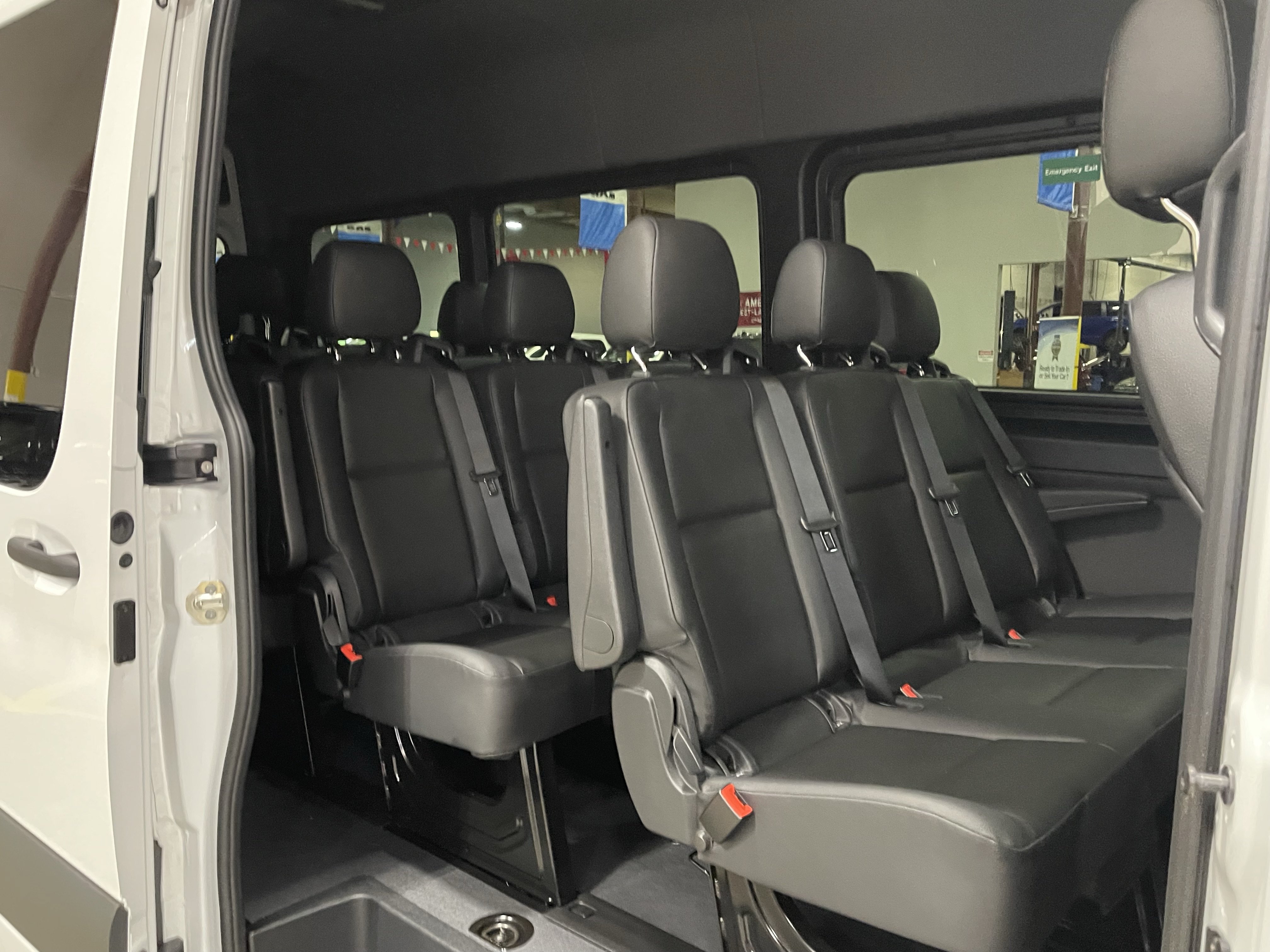 Used 2024 Mercedes-Benz Sprinter 2500 image 9
