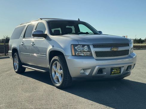 Used 2013 Chevrolet Suburban LTZ image 12