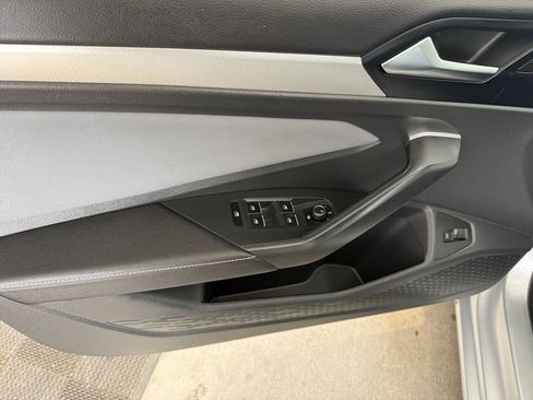 Used 2025 Volkswagen Jetta SE image 20