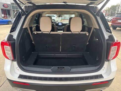 Used 2020 Ford Explorer Limited w/ Class III Trailer Tow Package image 33