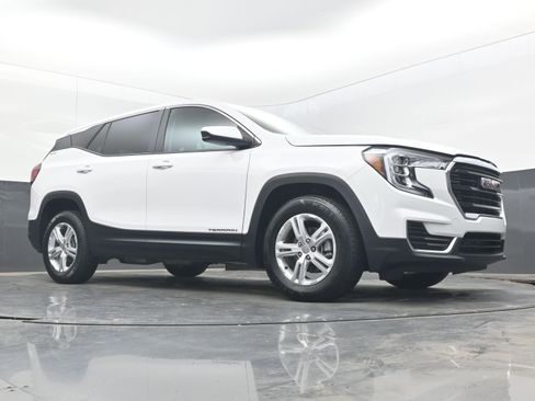 Used 2024 GMC Terrain SLE FWD image 23